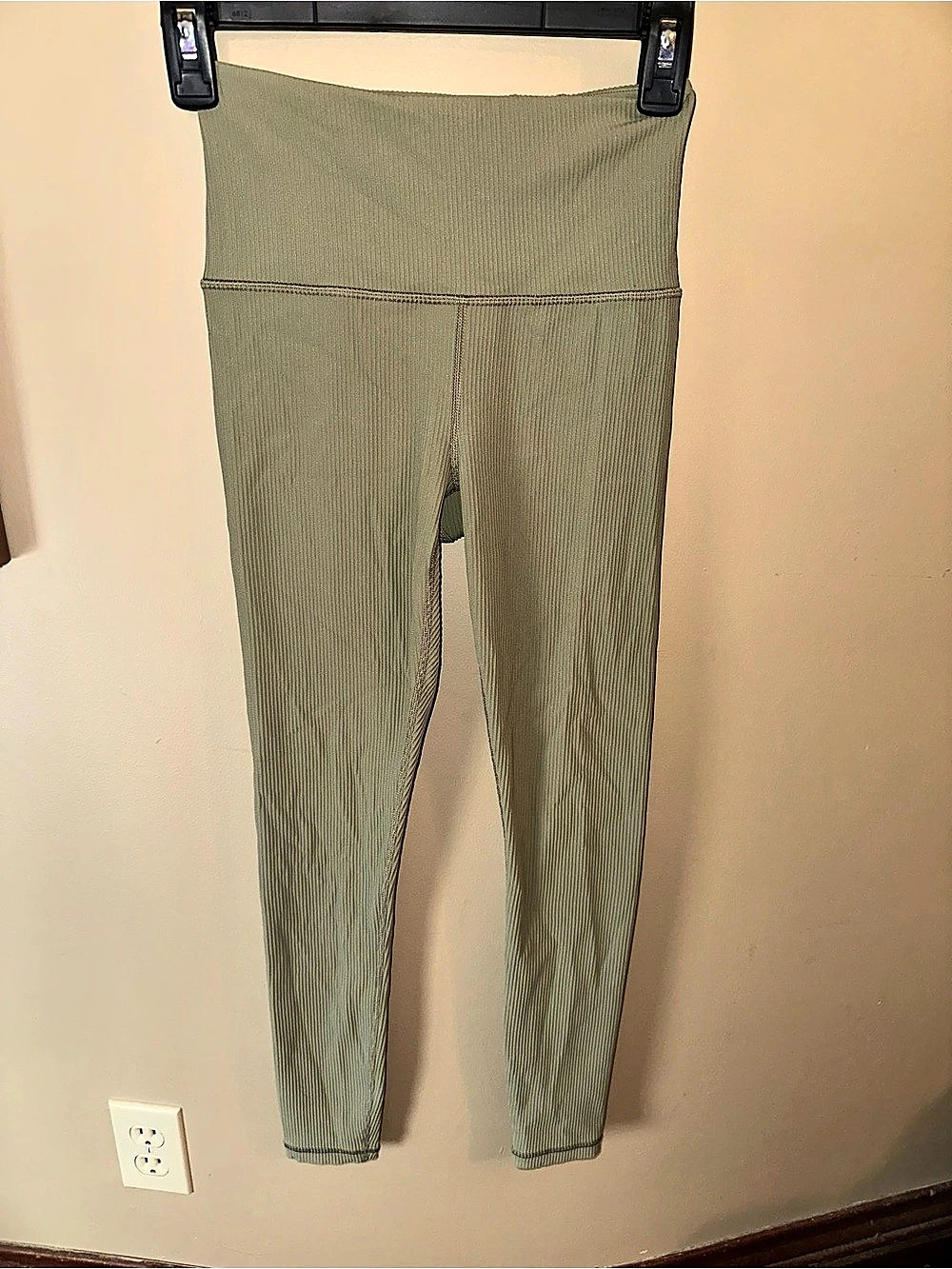Athleta Elation Rib Tight Ribbed Leggings Green XS Like New